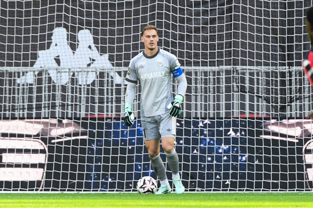 OGC Nice v RC Strasbourg Alsace - Ligue 1 McDonald s 2026 2027 Filip JORGENSEN of Strasbourg during Ligue 1 McDonald s match between Nice and Strasbourg at Allianz Riviera Stadium on October 11, 2026 in Nice, France. Nice France  Copyright: xIconxSportx 776573383