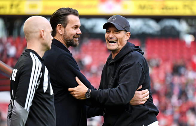 Cologne, Germany, 1. Bundesliga, Matchday 5, Rhein-Energie-Stadium Cologne, 1. FC Köln vs Bor. Mönchengladbach; Thomas Kesller (FC), Headcoach Alexander Blessin (BMG).