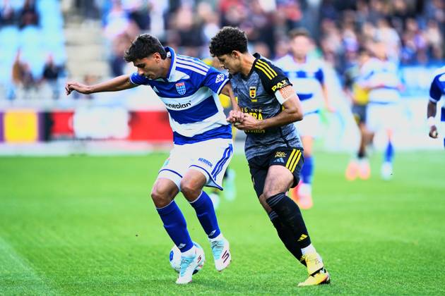 2026-10-11 VriendenLoterij Eredivisie: PEC Zwolle v SC Cambuur ZWOLLE, NETHERLANDS - OCTOBER 11: Koen Kostons of PEC Zwolle and IsmaÃ«l Baouf of SC Cambuur during the VriendenLoterij Eredivisie match between PEC Zwolle and SC Cambuur at Mac3Park Stadion on October 11, 2026 in Zwolle, Netherlands. Zwolle Mac3Park Stadion Netherlands Content not available for redistribution in The Netherlands directly or indirectly through any third parties. Copyright: xAndrexWeeningx