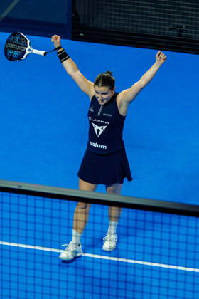 DÜSSELDORF, GERMANY - 11 OCTOBER 2026: Image shows the victory celebration of Martina Calvo (ESP) during CUPRA Germany Premier Padel P2 2026 Day 8: Finals at CASTELLO Düsseldorf on 11 10 2026 in Düsseldorf, Germany. Germany Copyright: xFröhlichxPascalx