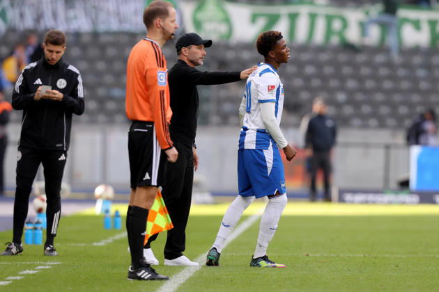 11.10.2026, xtgx, Fussball 2.Bundesliga, Hertha BSC Berlin - SpVgg Greuther Fuerth v.l. Trainer Stefan Leitl (Hertha BSC Berlin) Farid Alfa-Ruprecht (Hertha BSC Berlin) (DFL DFB REGULATIONS PROHIBIT ANY USE OF PHOTOGRAPHS as IMAGE SEQUENCES and or QUASI-VIDEO) Berlin