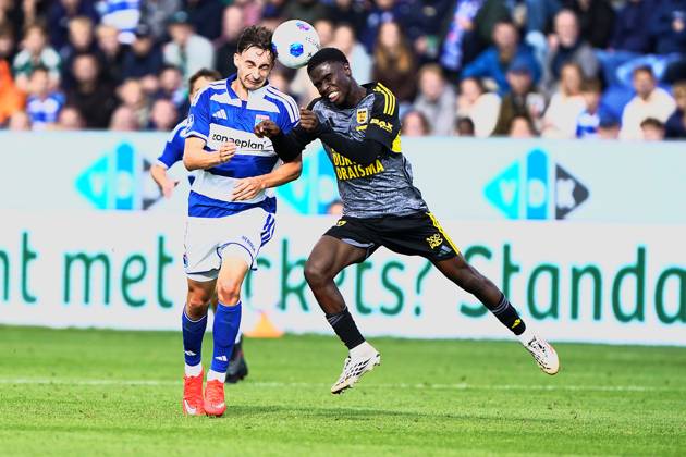 2026-10-11 VriendenLoterij Eredivisie: PEC Zwolle v SC Cambuur ZWOLLE, NETHERLANDS - OCTOBER 11: Tobias Sommer of PEC Zwolle and Ethan Apkakou of SC Cambuur during the VriendenLoterij Eredivisie match between PEC Zwolle and SC Cambuur at Mac3Park Stadion on October 11, 2026 in Zwolle, Netherlands. Zwolle Mac3Park Stadion Netherlands Content not available for redistribution in The Netherlands directly or indirectly through any third parties. Copyright: xAndrexWeeningx