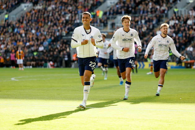 Hull City v Everton - Premier League 2026 27 Brennan Johnson of Everton celebrates 1st goal that was later disallowed during the Premier League 2026 27 match between Hull City and Everton at MKM Stadium on October 11, 2026 in Hull, United Kingdom. WARNING! This Photograph May Only Be Used For Newspaper And Or Magazine Editorial Purposes. May Not Be Used For Publications Involving 1 player, 1 Club Or 1 Competition Without Written Authorisation From Football DataCo Ltd. For Any Queries, Please Contact Football DataCo Ltd on +44 (0) 207 864 9121 Hull MKM Stadium England United Kingdom Copyright: xAllstarxPicturexLibraryxLtdx