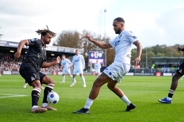 VELSEN-ZUID , 11-10-2026 , BUKO Stadion , season 2026 2027 , Dutch Eredivisie football , match between Telstar and ADO Den Haag , Picture shows ADO Den Haag player Jonas Jensen-Abbew and Telstar player Marvin Peersman Telstar - ADO  x208167751x Copyright: