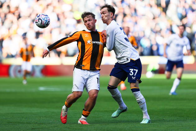 KINGSTON UPON HULL, ENGLAND, OCTOBER 11: Joe Gelhardt of Hull City (L) vies with James Garner of Everton FC (R) during a Premier League 2026-27 match between Hull City and Everton FC at the MKM Stadium on October 11, 2026 in Kingston Upon Hull, England. (Photo by Zach Forster Sports Press Photo) Copyright: xZachxForster SportsxPressxPhotox Sportspressphoto_SPR252369