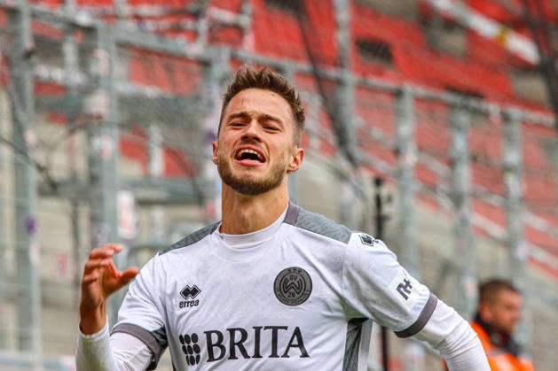Robin Kalem (SV Wehen Wiesbaden, Nr.10) jubelt nach seinem Treffer zum 2:4 - Wiesbaden gewinnt das Spiel schlussendlich recht klar beim Spiel FC Ingolstadt 04 gegen SV Wehen Wiesbaden am 11.10.2026, DFB regulations prohibit any use of photographs as image sequences and or quasi-video. GER, Fussball, 3. Liga, Spieltag 8, FC Ingolstadt 04 gegen SV Wehen Wiesbaden, 11.10.2026, Audi Sportpark Ingolstadt Copyright: xEibner-Pressefoto OliverxSTRISCHx EP-OSH