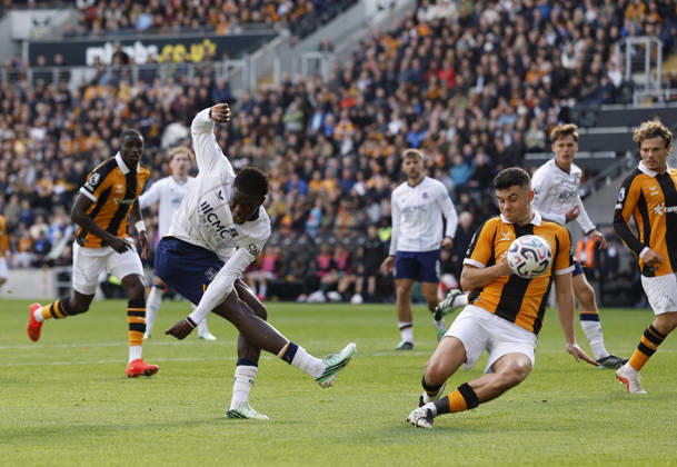 Kingston upon Hull, England, 11th October 2026. Thierno Barry of Everton shot is blocked by John Egan of Hull City during the Hull City vs Everton Premier League match at the MKM Stadium, Kingston upon Hull. Picture credit should read: Cody Froggatt Sportimage EDITORIAL USE ONLY. No use with unauthorised audio, video, data, fixture lists, club league logos or live services. Online in-match use limited to 120 images, no video emulation. No use in betting, games or single club league player publications. SPI_032_CF_HULL_CITY_EVERTON SPI-5062-0033