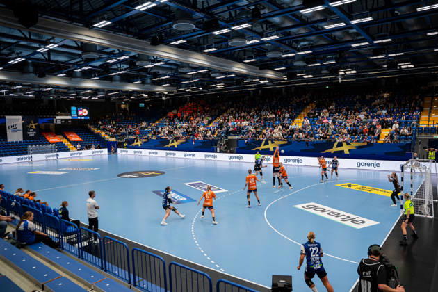 HSG Blomberg-Lippe (GER) vs. Odense Handbold (DEN), Handball, EHF Champions League Women, Gruppenphase, 11.10.2026, Saision 2026 2027, Lemgo Innenansicht der Phoenix-Contact-Arena, Karolina Jurenczyk (HSG Blomberg-Lippe, 81) im Torwurf Lemgo Phoenix Contact Arena Deutschland