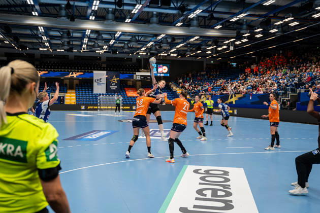 HSG Blomberg-Lippe (GER) vs. Odense Handbold (DEN), Handball, EHF Champions League Women, Gruppenphase, 11.10.2026, Saision 2026 2027, Lemgo Karolina Jurenczyk (HSG Blomberg-Lippe, 81) im Torwurf Lemgo Phoenix Contact Arena Deutschland