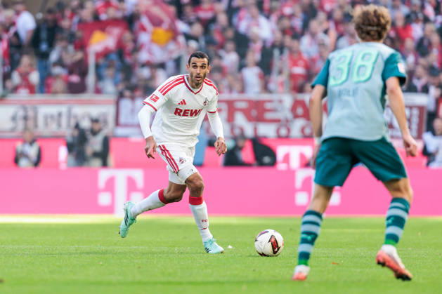 KOELN, GERMANY - OCTOBER 11: Ellyes Skhiri (1. FC Koeln, 6) controls the ball against Hugo Bolin (Borussia Moenchengladbach, 38) during the Bundesliga match between 1. FC Koeln vs. Borussia Moenchengladbach at Rheinenergie-Stadion on matchday 5 of the 1. Bundesliga on October 11, 2026 in Koeln, Germany. DFL REGULATIONS PROHIBIT ANY USE OF PHOTOGRAPHS AS IMAGE SEQUENCES AND OR QUASI-VIDEO. North Rhine Westphalia Germany Copyright: xSteffiexWunderlx