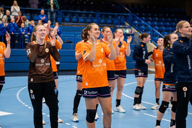 HSG Blomberg-Lippe (GER) vs. Odense Handbold (DEN), Handball, EHF Champions League Women, Gruppenphase, 11.10.2026, Saision 2026 2027, Lemgo Helene Gigstad Fauske (Odense Handbold, 08) freut sich nach dem Sieg gegen die HSG Blomberg-Lippe (GER) Lemgo Phoenix Contact Arena Deutschland
