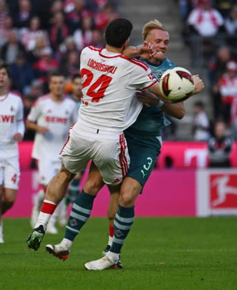 11.10.2026, xophax, Fussball 1.Bundesliga, 1.FC Koeln - Borussia Mönchengladbach . Luka Lochoshvili , links ( 1.FC Köln ) und Isac Lidberg , rechts ( Mönchengladbach ) Koeln