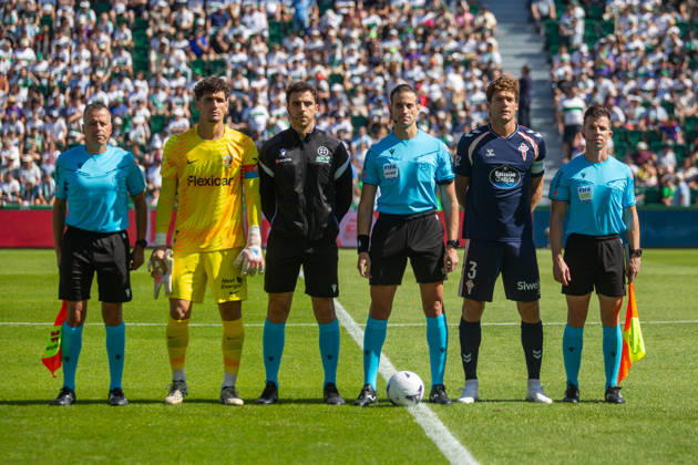ESP: LaLiga EA Sports Elche CF v Celta Vigo presentation during LaLiga EA Sports match between Elche CF v Celta Vigo played at Martinez Valero Stadium, Elche on October 11 2026 in Spain Spain Soccer Copyright: xAgenciaxLOFx