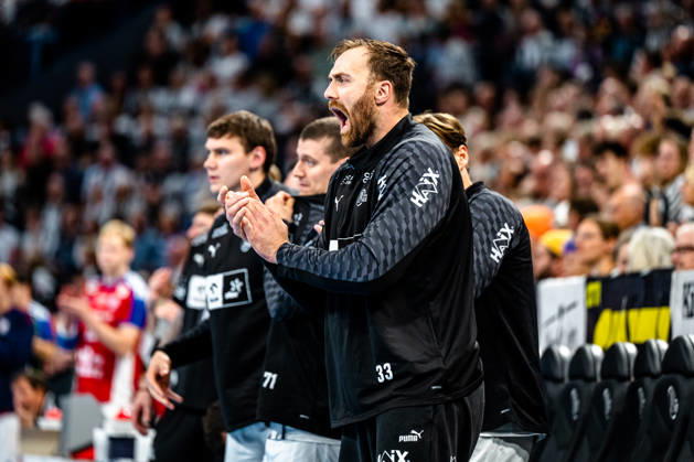 11.10.2026, xdobgx, Handball Opel HBL, THW Kiel - Handball Club Hamburg v.l. Andreas Wolff (Kiel, 33) applaudiert, applauds Kiel