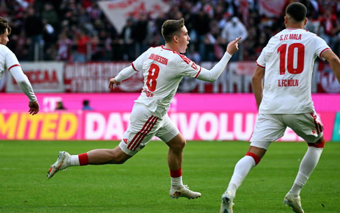 Cologne, Germany, 1. Bundesliga, Matchday 5, Rhein-Energie-Stadium Cologne, 1. FC Köln vs Bor. Mönchengladbach; Isak Johannesson (FC) celebrates after scoring. Celebration, Joy, Action.