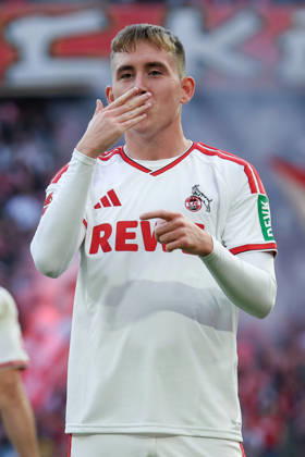 1. Bundesliga - 26 27 - 1. FC Köln - Borussia Mönchengladbach am 11.10.2026 im RheinEnergieSTADION in Köln Jubel, Torjubel, Torschuetze, Torschütze Isak Johannesson (Koeln 8) jubelt nach seinem Tor zum 1 zu 0