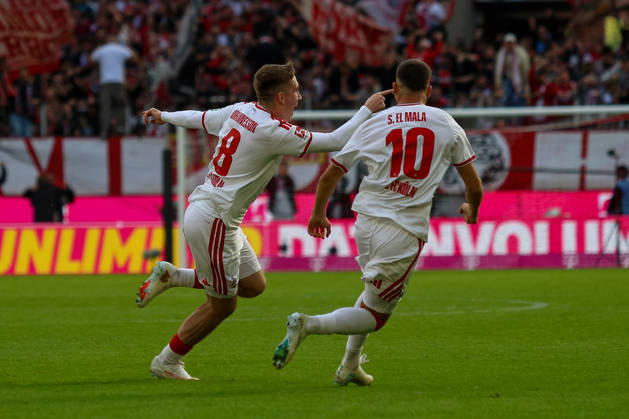 11.10.2026, GER, Fussball, Herren, Bundesliga , 1. Bundesliga, Saison 2026 2027, 1. FC Köln - VfL Borussia Mönchengladbach Ãsak Johannesson (KOE) Torjubel, jubelt mit seiner Mannschaft nach dem Treffer zum 1:0 Copyright: xSvenxHanischx
