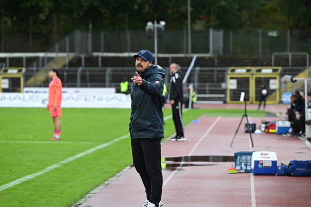 11.10.2026, GER, Fussball, Regionalliga Nord, 13.Spieltag, Saison 2026 2027, Oldenburg, Marschwegstadion, VfB Oldenburg vs BSV Kickers Emden Björn LINDEMANN ( BSV Kickers Emden Trainer ) Oldenburg Marschwegstadion Niedersachsen Deutschland Copyright: xnordphotoxGmbHx xRojahnx