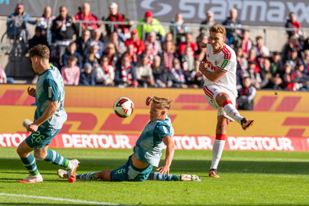 Sebastian Sebulonsen (1.FC Koeln, 28) schiesst auf das Tor und Jan Leszczynski (Borussia Moenchengladbach, 05) graetscht dazwischen, Lukas Ullrich (Borussia Moenchengladbach, 26) 1.FC Köln vs. Borussia Moenchengladbach, Fussball, Bundesliga, 5.Spieltag, Saison 2026 27, 12.10.2026, DFL REGULATIONS PROHIBIT ANY USE OF PHOTOGRAPHS AS IMAGE SEQUENCES AND OR QUASI-VIDEO, 1.FC Köln vs. Borussia Moenchengladbach, Fussball, Bundesliga, 5.Spieltag, Saison 2026 27, 12.10.2026 Köln Copyright: xEibner-Pressefoto LukasxBaldygax EP_LBA
