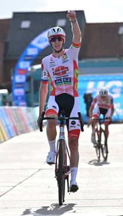Belgium s Michael Vanthourenhout celebrates on the finsih line as he wins the men elite race of the Mosselcross cyclocross cycling event, on Sunday 11 October 2026, in Dendermonde, the first race (out of 7) of the HG Cross competition. DAVIDxPINTENS  x189452994x
