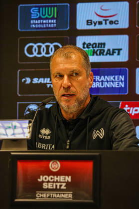 Trainer Jochen Seitz (Cheftrainer SV Wehen Wiesbaden) bei der Pressekonferenz nach bdem Spiel FC Ingolstadt 04 gegen SV Wehen Wiesbaden am 11.10.2026, DFB regulations prohibit any use of photographs as image sequences and or quasi-video. GER, Fussball, 3. Liga, Spieltag 8, FC Ingolstadt 04 gegen SV Wehen Wiesbaden, 11.10.2026, Audi Sportpark Ingolstadt Copyright: xEibner-Pressefoto OliverxSTRISCHx EP-OSH