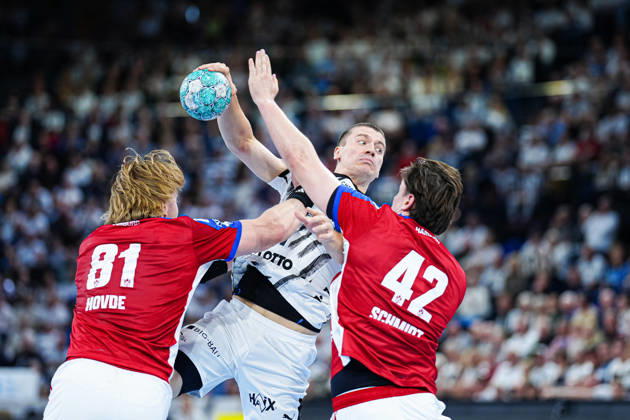 Martin Hovde (Handball Club Hamburg, 81), Elias Ellefsen a Skipagotu (THW Kiel, 71), Jan-Chirstian Schmidt (Handball Club Hamburg, 42) GER, THW Kiel vs. Handball Club Hamburg, Handball, 1. Bundesliga, Spieltag 8, Saison 2026 2027, 11.10.2026 GER, THW Kiel vs. Handball Club Hamburg, Handball, 1. Bundesliga, Spieltag 8, Saison 2026 2027, 11.10.2026 Kiel Copyright: xEibner-Pressefoto MarcelxvonxFehrnx EP_MFN