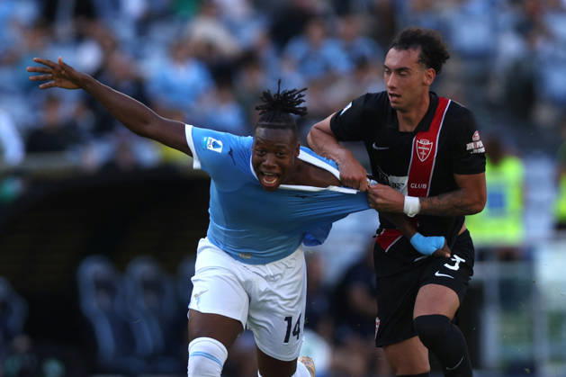 SOCCER - Serie A - SS Lazio vs. AC Monza Photo by IPA ABACAPRESS.COM89550950 - Rome, Italy - October 11, 2026: Tijjani Noslin (forward) of Lazio battles for the ball with Lorenzo Lucchesi (defender) of AC Monza during the 2026–2027 Italian Serie A – Enilive Championship soccer match between SS Lazio and AC Monza at the Olympic Stadium in Rome. Rome Italy  Copyright: xIPAxSport ABACAx