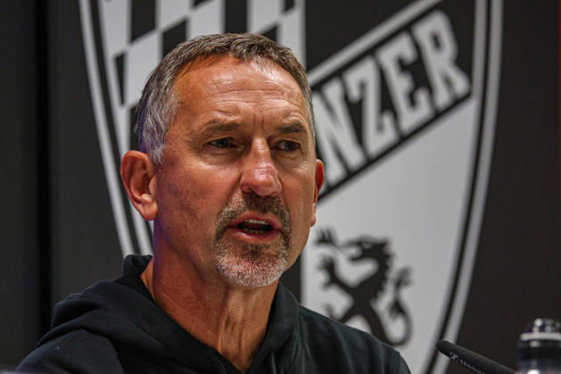 Trainer Achim Beierlorzer (Cheftrainer FC Ingolstadt 04) bei der Pressekonferenz nach bdem Spiel FC Ingolstadt 04 gegen SV Wehen Wiesbaden am 11.10.2026, DFB regulations prohibit any use of photographs as image sequences and or quasi-video. GER, Fussball, 3. Liga, Spieltag 8, FC Ingolstadt 04 gegen SV Wehen Wiesbaden, 11.10.2026, Audi Sportpark Ingolstadt Copyright: xEibner-Pressefoto OliverxSTRISCHx EP-OSH