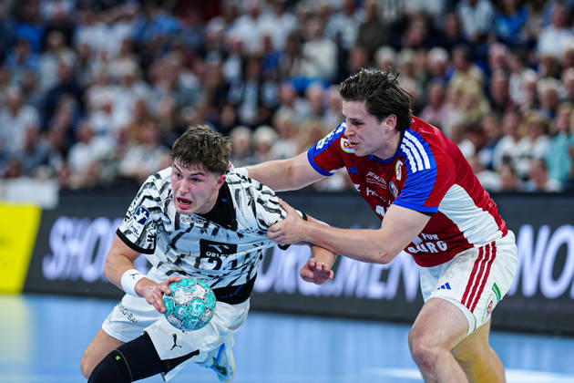 Rasmus Ankermann (THW Kiel, 22), Jan-Chirstian Schmidt (Handball Club Hamburg, 42) GER, THW Kiel vs. Handball Club Hamburg, Handball, 1. Bundesliga, Spieltag 8, Saison 2026 2027, 11.10.2026 GER, THW Kiel vs. Handball Club Hamburg, Handball, 1. Bundesliga, Spieltag 8, Saison 2026 2027, 11.10.2026 Kiel Copyright: xEibner-Pressefoto MarcelxvonxFehrnx EP_MFN