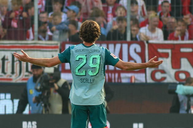 11.10.2026, GER, Fussball, Herren, Bundesliga , 1. Bundesliga, Saison 2026 2027, 1. FC Köln - VfL Borussia Mönchengladbach Joe Scally (BMG) Torjubel, jubelt nach seinem Treffer zum 1:1 Copyright: xSvenxHanischx