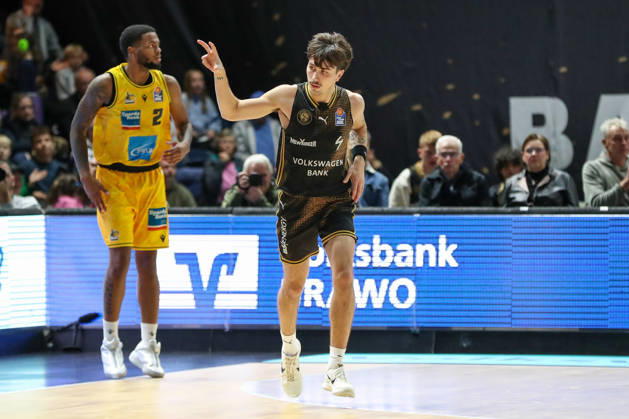 11.10.2026, xgox, Basketball - easyCredit BBL, Basketball Loewen Braunschweig - MHP RIESEN Ludwigsburg emspor, v.l. Gian Aydinoglu (Braunschweig, 4) Jubel, Torjubel, jubelt ueber das Tor, celebrate the goal, celebration Braunschweig