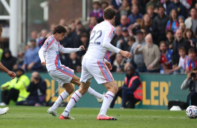Premier League - Crystal Palace v Nottingham Forest LONDON, ENGLAND, OCTOBER 11: GOAL 3-1, Yeremi Pino of Crystal Palace scores a goal to put Crystal Palace 3-1 ahead during The Premier League match between Crystal Palace v Nottingham Forest at Selhurst Park Stadium, London, England, on October 11. (Photo by Daniel Weir) London Selhurst Park Stadium England Copyright: xDanielxWeir SportsxPressxPhotox Sportspressphoto_SPR252420