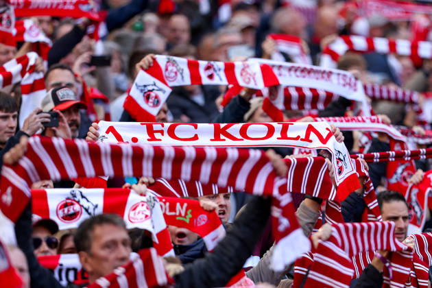 2026.10.11, xkwix, Fußball, Bundesliga, 1. FC Köln - Borussia Mönchengladbach, RheinEnergieSTADION, 5.Spieltag, Saison 2026 2027: Schals in Rot und Weiss und 1. FC Koeln Aufschrift DFB regulations prohibit any use of photographs as image sequences and or quasi-video. Photo: xKamilxWilkowskixPressefotoKochx Nordrhein-Westfalen Deutschland