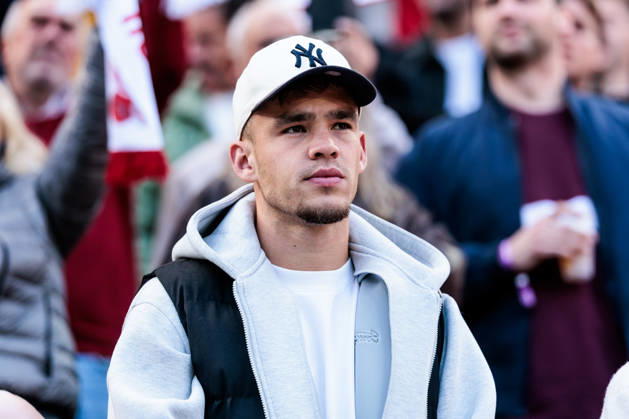KOELN, GERMANY - OCTOBER 11: Thijs Dallinga (1. FC Koeln, 27) before the Bundesliga match between 1. FC Koeln vs. Borussia Moenchengladbach at Rheinenergie-Stadion on matchday 5 of the 1. Bundesliga on October 11, 2026 in Koeln, Germany. DFL REGULATIONS PROHIBIT ANY USE OF PHOTOGRAPHS AS IMAGE SEQUENCES AND OR QUASI-VIDEO. North Rhine Westphalia Germany Copyright: xSteffiexWunderlx