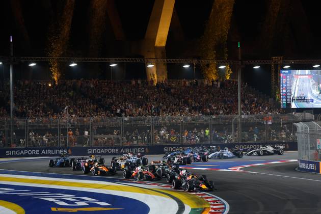 Start, 03 VERSTAPPEN Max (nld), Red Bull Racing Ford RB22, action Singapore 2026 81 PIASTRI Oscar (aus), McLaren F1 Team MCL40, action 01 NORRIS Lando (gbr), McLaren F1 Team MCL40, action Singapore 2026 Singapore
