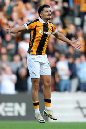 Hull City v Everton - Premier League 2026 27 Mohamed Belloumi of Hull City celebrates equalizing goal during the Premier League 2026 27 match between Hull City and Everton at MKM Stadium on October 11, 2026 in Hull, United Kingdom. WARNING! This Photograph May Only Be Used For Newspaper And Or Magazine Editorial Purposes. May Not Be Used For Publications Involving 1 player, 1 Club Or 1 Competition Without Written Authorisation From Football DataCo Ltd. For Any Queries, Please Contact Football DataCo Ltd on +44 (0) 207 864 9121 Hull MKM Stadium England United Kingdom Copyright: xAllstarxPicturexLibraryxLtdx