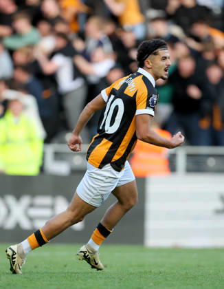 Hull City v Everton - Premier League 2026 27 Mohamed Belloumi of Hull City celebrates equalizing goal during the Premier League 2026 27 match between Hull City and Everton at MKM Stadium on October 11, 2026 in Hull, United Kingdom. WARNING! This Photograph May Only Be Used For Newspaper And Or Magazine Editorial Purposes. May Not Be Used For Publications Involving 1 player, 1 Club Or 1 Competition Without Written Authorisation From Football DataCo Ltd. For Any Queries, Please Contact Football DataCo Ltd on +44 (0) 207 864 9121 Hull MKM Stadium England United Kingdom Copyright: xAllstarxPicturexLibraryxLtdx