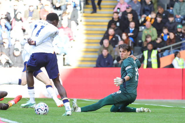 RECORD DATE NOT STATED 11th October 2026; MKM Stadium, Hull, England; Premier League Football, Hull City versus Everton; Thierno Barry of Everton scores DavexLofthouse