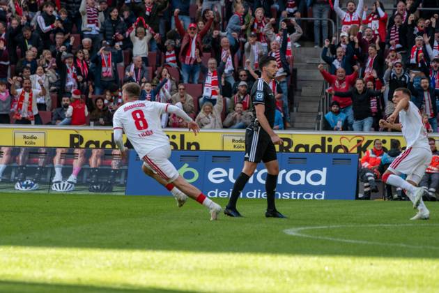 Isak Bergmann Johannesson, Mittelfeld, (1.FC Koeln 8), beim Jubel nach dem 1:0, 1. FC Koeln vs. Borussia Moenchengladbach, Fussball, 1. Bundesliga, 5. Spieltag, 11.10.2026 DFB DFL regulations prohibit any use of photographs as image sequences and or quasi-video Koeln Nordrhein-Westfalen Deutschland