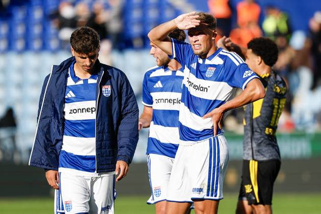 ZWOLLE - PEC Zwolle players react after a 0-1 loss during the Dutch Eredivisie match between PEC Zwolle and Cambuur at the MAC3Park stadium on October 11, 2026 in Zwolle, the Netherlands. VINCENT JANNINK ANP Eredivisie 2026 27 xVIxANPxSportx xxANPxIVx 572137638 originalFilename: 572137638.jpg