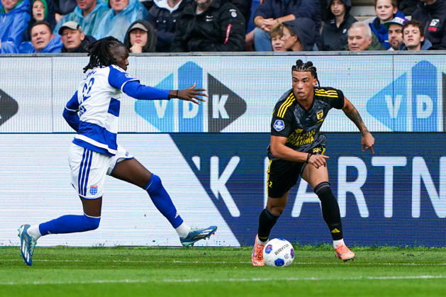 2026-10-11 VriendenLoterij Eredivisie: PEC Zwolle v SC Cambuur ZWOLLE, NETHERLANDS - OCTOBER 11: Ibrahim Cissoko of PEC Zwolle and Devid Eugene Bouah of SC Cambuur during the VriendenLoterij Eredivisie match between PEC Zwolle and SC Cambuur at Mac3Park Stadion on October 11, 2026 in Zwolle, Netherlands. Zwolle Mac3Park Stadion Netherlands Content not available for redistribution in The Netherlands directly or indirectly through any third parties. Copyright: xAndrexWeeningx