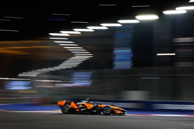 01 NORRIS Lando (gbr), McLaren F1 Team MCL40, action Singapore 2026 81 PIASTRI Oscar (aus), McLaren F1 Team MCL40, action 01 NORRIS Lando (gbr), McLaren F1 Team MCL40, action Singapore 2026 Singapore