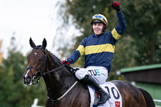 The 136th Grand Pardubice Steeplechase (6,900m), in Pardubice, Czech Republic, on October 11, 2026. Winner Keith Michael Donoghue on Final Orders. (CTKxPhoto DavidxTanecek) CTKPhotoP2026101104990 CTKPhotoP2026101104990