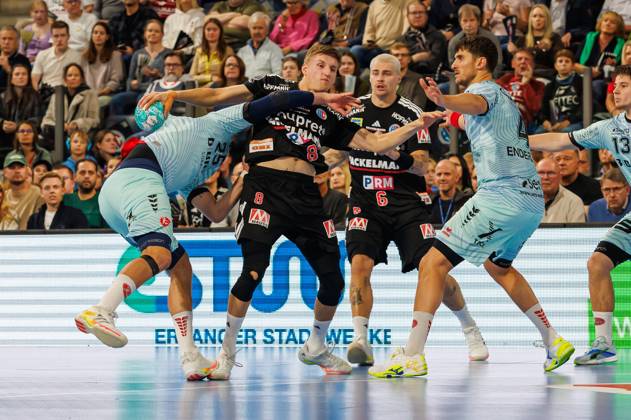 11.10.2026 - Handball - 1. Bundesliga OPEL HBL - Saison 2026 2027 - 08. Spieltag: HC Erlangen Metropolregion Nürnberg HCE - MT Melsungen - DaMa - xdaxmax - Olle Forsell Schefvert (25, MT Melsungen ) Sander Andreassen Overjordet ( 8, HC Erlangen HCE ) Nikolaj Enderleit (4, MT Melsungen )