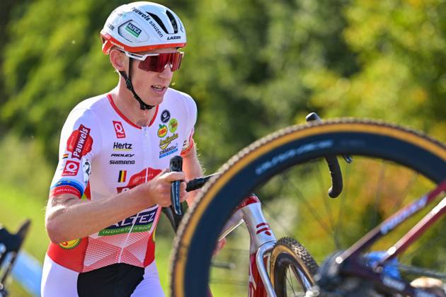 Belgium s Michael Vanthourenhout is pictured in action during the men elite race of the Mosselcross cyclocross cycling event, on Sunday 11 October 2026, in Dendermonde, the first race (out of 7) of the HG Cross competition. DAVIDxPINTENS  x189457557x