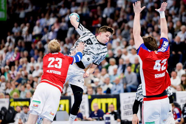 Kiel, 11. Oktober 2026 - Handball, 1. Bundesliga 2026 27, THW Kiel - Handball Club Hamburg: Einar Olafsson (HC Hamburg, 23), Rasmus Ankermann (THW Kiel, 22), Jan Christian Schmidt (HC Hamburg, 42)