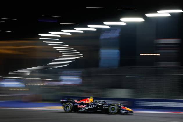 03 VERSTAPPEN Max (nld), Red Bull Racing Ford RB22, action Singapore 2026 81 PIASTRI Oscar (aus), McLaren F1 Team MCL40, action 01 NORRIS Lando (gbr), McLaren F1 Team MCL40, action Singapore 2026 Singapore
