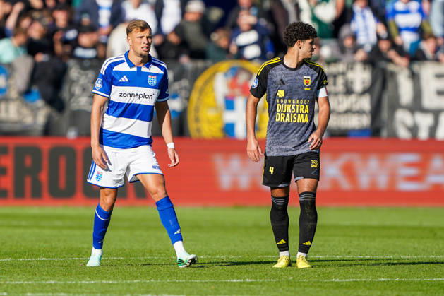 2026-10-11 VriendenLoterij Eredivisie: PEC Zwolle v SC Cambuur ZWOLLE, NETHERLANDS - OCTOBER 11: Sydney van Hooijdonk of PEC Zwolle and Ismaël Baouf of SC Cambuur during the VriendenLoterij Eredivisie match between PEC Zwolle and SC Cambuur at Mac3Park Stadion on October 11, 2026 in Zwolle, Netherlands. Zwolle Mac3Park Stadion Netherlands Content not available for redistribution in The Netherlands directly or indirectly through any third parties. Copyright: xAndrexWeeningx