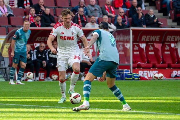 Deutschland: 1.Bundesliga 2026 2027, 5. Spieltag, 1.FC Köln vs Borussia Mönchengladbach, Sonntag, 11.10.2026 RheinEnergie-Stadion (Köln-Nordrhein-Westfalen): Marius Bülter (1.FC Köln, 30) Zweikampf, Spielszene, Duell, duel, tackle, tackling, Dynamik, Action, Aktion gegen Kevin Diks (Borussia Mönchengladbach, 4) Köln RheinEnergier-Stadion, Köln Deutschland Copyright: xOrhanxHabashx