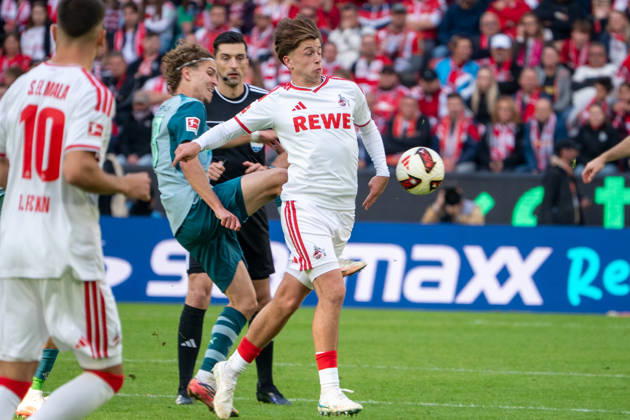 Deutschland: 1.Bundesliga 2026 2027, 5. Spieltag, 1.FC Köln vs Borussia Mönchengladbach, Sonntag, 11.10.2026 RheinEnergie-Stadion (Köln-Nordrhein-Westfalen): Mikey Moore (1.FC Köln, 47) Zweikampf, Spielszene, Duell, duel, tackle, tackling, Dynamik, Action, Aktion gegen Hugo Bolin (Borussia Mönchengladbach, 38) Köln RheinEnergier-Stadion, Köln Deutschland Copyright: xOrhanxHabashx